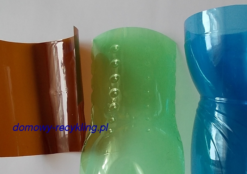 Butelki plastikowe w różnych kolorach
